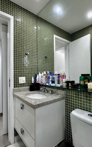 Apartamento à venda com 74m², 2 quartos e 1 vaga Apartamento à venda com 74m², 2 quartos e 1 vagaBanheiro Social