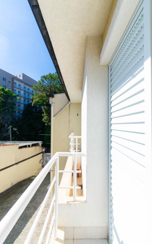 Casa de condomínio à venda com 163m², 3 quartos e 3 vagas Casa de condomínio à venda com 163m², 3 quartos e 3 vagasVaranda da Suíte 2