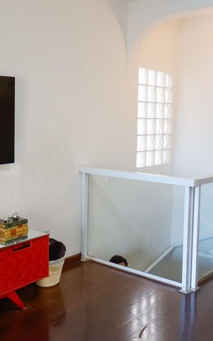 Casa à venda com 208m², 4 quartos e 2 vagas Casa à venda com 208m², 4 quartos e 2 vagasSala