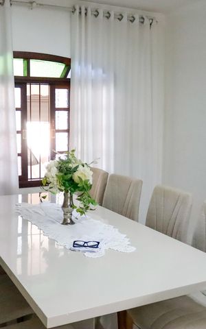Casa à venda com 208m², 4 quartos e 2 vagas Casa à venda com 208m², 4 quartos e 2 vagasSala de Jantar