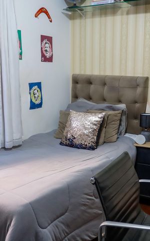 Casa à venda com 208m², 4 quartos e 2 vagas Casa à venda com 208m², 4 quartos e 2 vagasQuarto 1