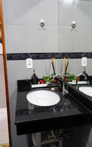Casa à venda com 208m², 4 quartos e 2 vagas Casa à venda com 208m², 4 quartos e 2 vagasBanheiro Social 2
