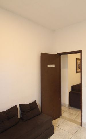 Casa à venda com 170m², 5 quartos e 2 vagasSala