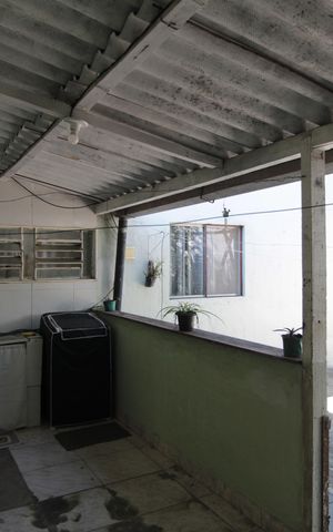Casa à venda com 170m², 5 quartos e 2 vagasÁrea de Serviço