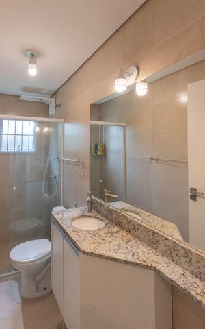 Casa à venda com 250m², 3 quartos e 6 vagas Casa à venda com 250m², 3 quartos e 6 vagasBanheiro