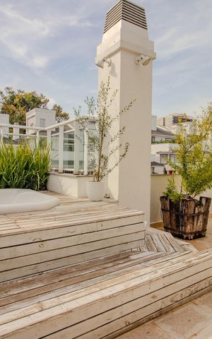 Casa de condomínio à venda com 559m², 3 quartos e 4 vagas Casa de condomínio à venda com 559m², 3 quartos e 4 vagasVaranda do Espaço Gourmet