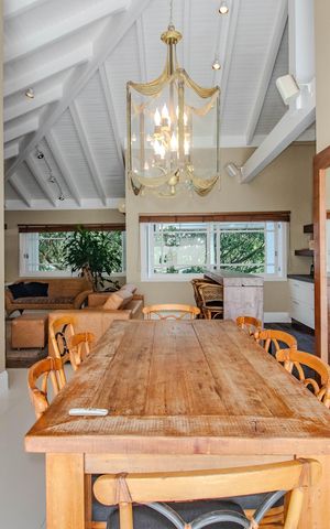 Casa de condomínio à venda com 559m², 3 quartos e 4 vagas Casa de condomínio à venda com 559m², 3 quartos e 4 vagasEspaço Gourmet