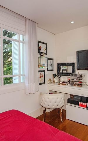 Casa de condomínio à venda com 559m², 3 quartos e 4 vagas Casa de condomínio à venda com 559m², 3 quartos e 4 vagasSuíte 1