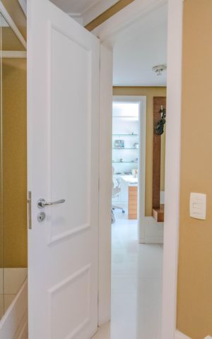 Casa de condomínio à venda com 559m², 3 quartos e 4 vagas Casa de condomínio à venda com 559m², 3 quartos e 4 vagasLavabo