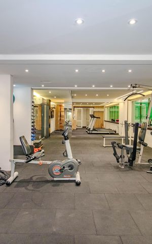 Casa de condomínio à venda com 559m², 3 quartos e 4 vagas Casa de condomínio à venda com 559m², 3 quartos e 4 vagasÁrea comum