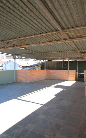 Casa à venda com 200m², 3 quartos e 3 vagasCobertura