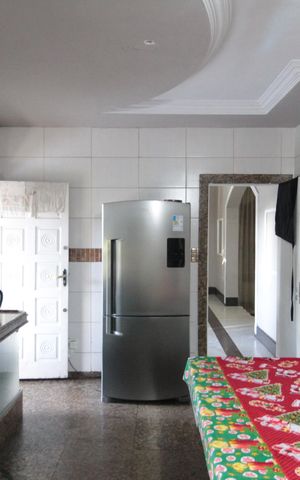 Casa à venda com 1860m², 5 quartos e 8 vagasCozinha