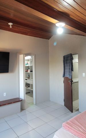 Casa à venda com 1860m², 5 quartos e 8 vagasSuite 4