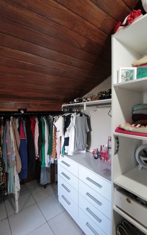Casa à venda com 1860m², 5 quartos e 8 vagasCloset da Suite 4