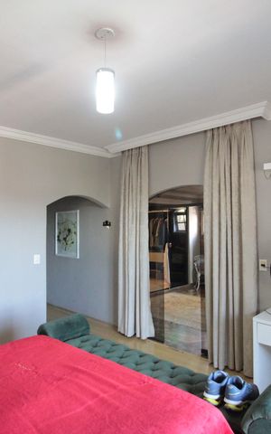 Casa à venda com 1860m², 5 quartos e 8 vagasSuite 1