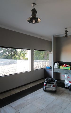 Casa à venda com 1860m², 5 quartos e 8 vagasSala 2