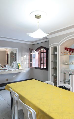 Casa à venda com 1860m², 5 quartos e 8 vagasSala 4