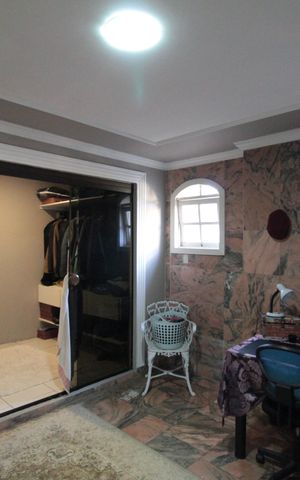 Casa à venda com 1860m², 5 quartos e 8 vagasEscritório da Suite 1