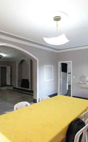 Casa à venda com 1860m², 5 quartos e 8 vagasSala 4