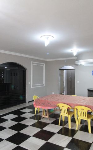 Casa à venda com 1860m², 5 quartos e 8 vagasSala 3