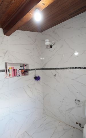 Casa à venda com 1860m², 5 quartos e 8 vagasBanheiro da Suite 4