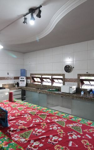 Casa à venda com 1860m², 5 quartos e 8 vagasCozinha