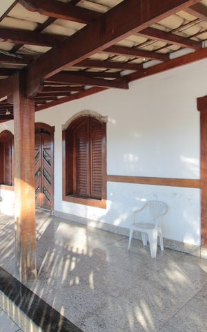 Casa à venda com 1860m², 5 quartos e 8 vagasÁrea Externa