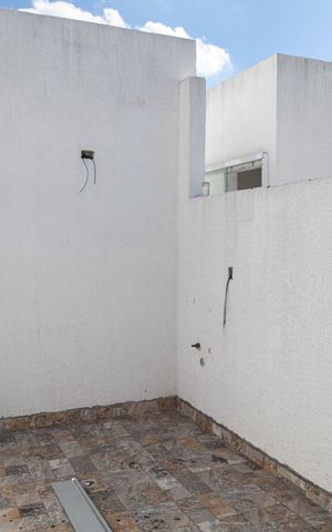 Casa de condomínio para alugar com 95m², 2 quartos e 1 vaga Casa de condomínio para alugar com 95m², 2 quartos e 1 vagaVaranda