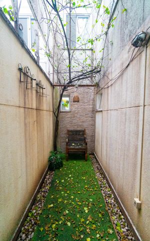 Casa à venda com 180m², 4 quartos e 2 vagas Casa à venda com 180m², 4 quartos e 2 vagasJardim de Inverno