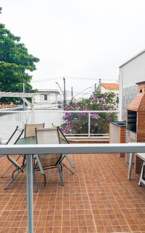 Casa à venda com 180m², 4 quartos e 2 vagas Casa à venda com 180m², 4 quartos e 2 vagasVista da Sala