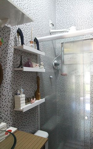 Casa à venda com 180m², 2 quartos e 1 vagaBanheiro