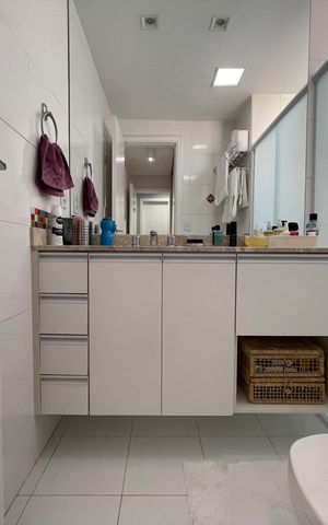 Apartamento à venda com 89m², 2 quartos e 2 vagas Apartamento à venda com 89m², 2 quartos e 2 vagasBanheiro da Suíte