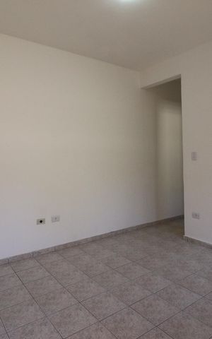Casa para alugar com 90m², 2 quartos e 2 vagasSala