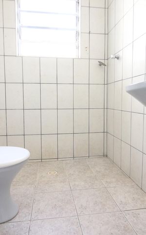 Casa para alugar com 90m², 2 quartos e 2 vagasBanheiro