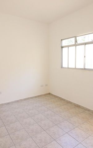 Casa para alugar com 90m², 2 quartos e 2 vagasSala