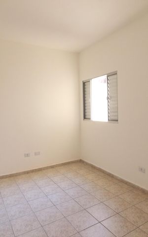 Casa para alugar com 90m², 2 quartos e 2 vagasQuarto 1