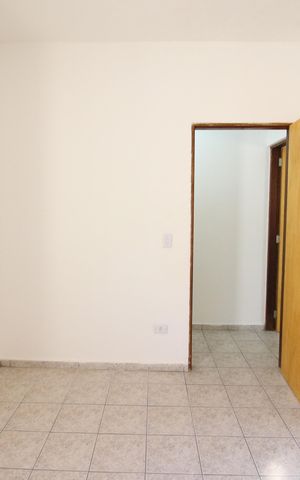 Casa para alugar com 90m², 2 quartos e 2 vagasQuarto 1