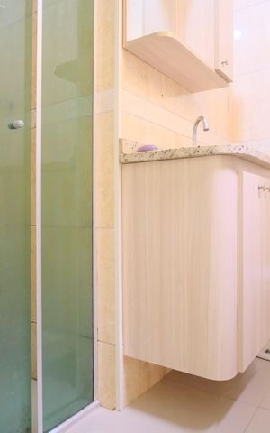 Casa à venda com 240m², 3 quartos e 2 vagasBanheiro Social