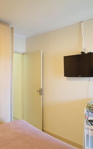 Casa à venda com 240m², 3 quartos e 2 vagasSuíte