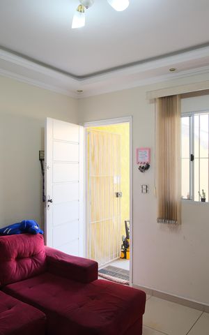 Casa à venda com 240m², 3 quartos e 2 vagasSala
