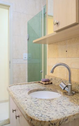 Casa à venda com 240m², 3 quartos e 2 vagasBanheiro Social