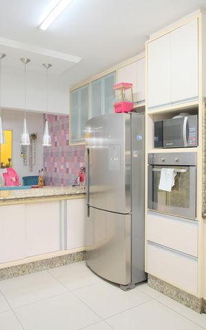 Casa à venda com 240m², 3 quartos e 2 vagasCozinha