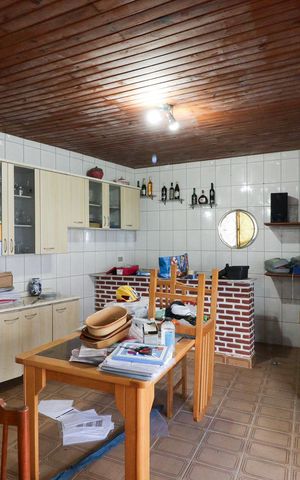 Casa à venda com 750m², 3 quartos e 9 vagas Casa à venda com 750m², 3 quartos e 9 vagasChurrasqueira