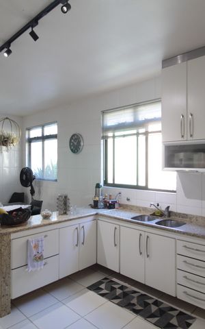 Casa à venda com 900m², 5 quartos e 3 vagasCozinha
