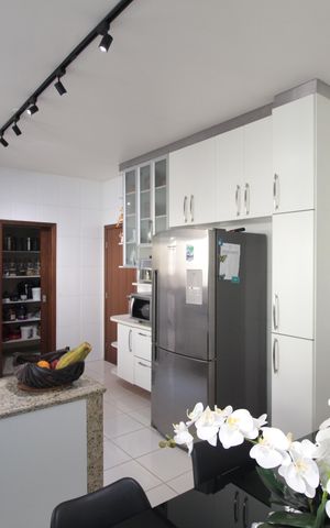 Casa à venda com 900m², 5 quartos e 3 vagasCozinha