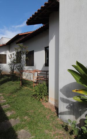 Casa à venda com 900m², 5 quartos e 3 vagasÁrea Externa