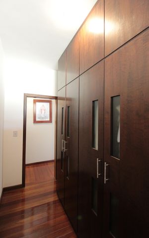 Casa à venda com 900m², 5 quartos e 3 vagasCloset da Suite