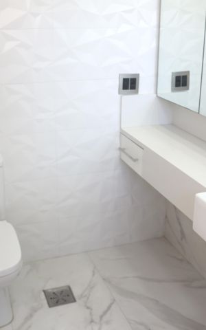 Apartamento à venda com 255m², 4 quartos e 3 vagasBanheiro da Suíte 1
