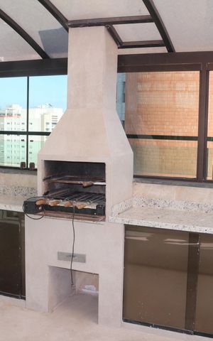 Apartamento à venda com 255m², 4 quartos e 3 vagasCobertura