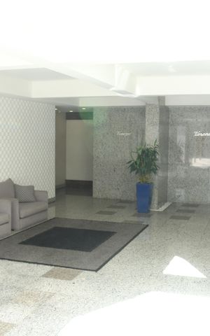 Apartamento à venda com 255m², 4 quartos e 3 vagasHall social